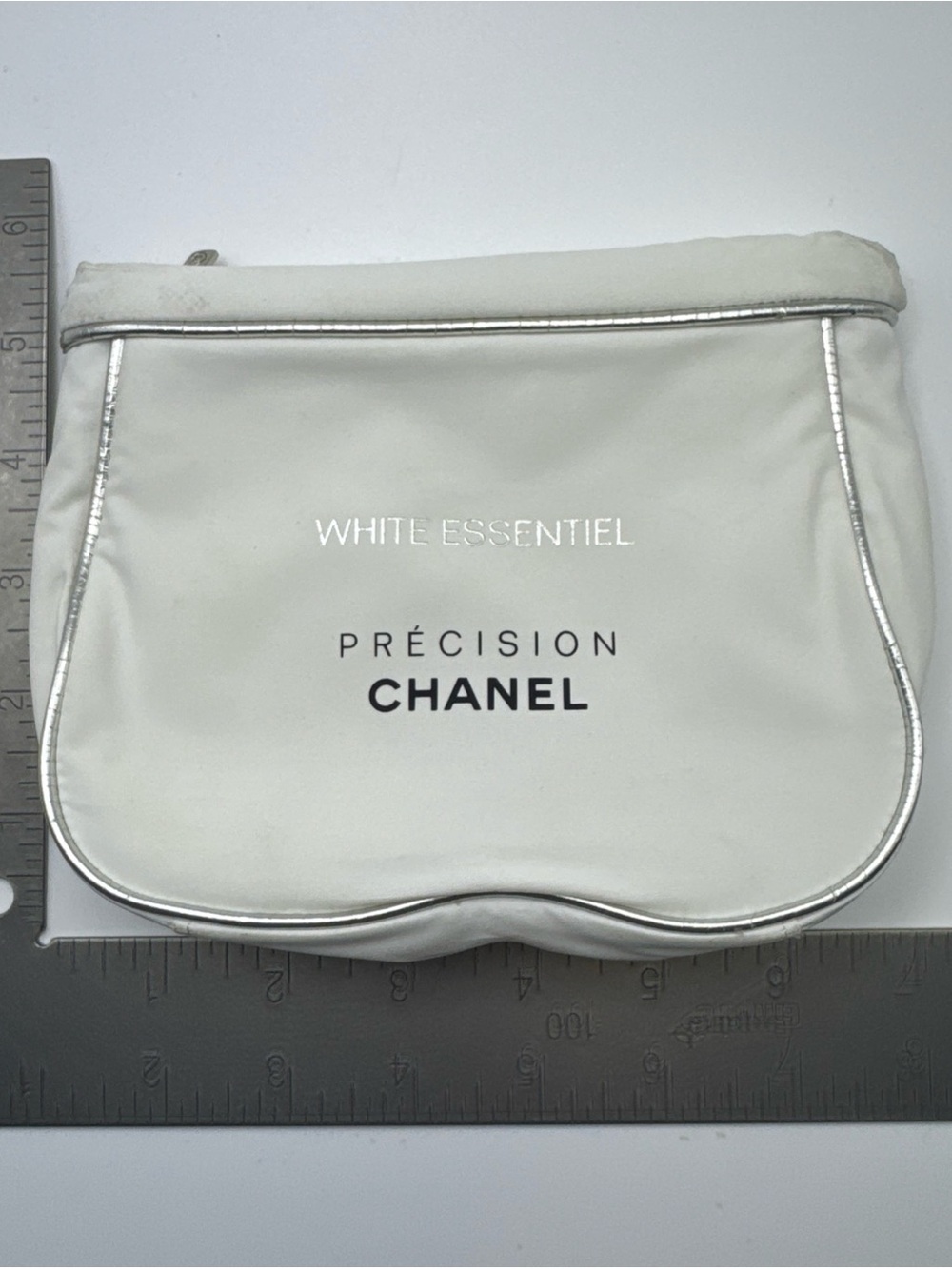 CHANEL White Essentiel Précision Cosmetic Pouch - White with Silver Trim - Picture 11 of 11